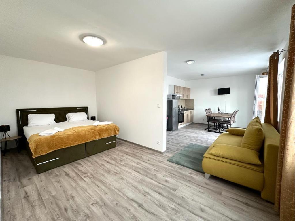 Sky Apartments 512 Plzen Ngoại thất bức ảnh